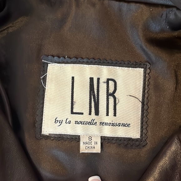 Vintage LNR Brown Leather Jacket w/ Fur Hood - Picture 4 of 16